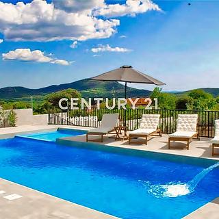 Prodej rodinného domu, 986m²