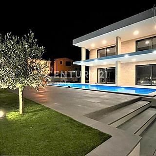 Prodej rodinného domu, 1m²