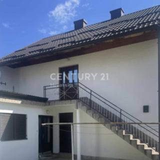 Prodej rodinného domu, 367m²