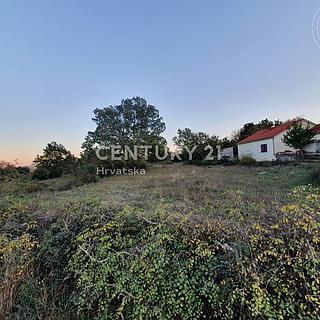 Prodej komerčního pozemku, 1950m&sup2;