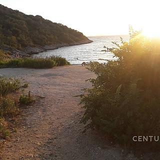 Prodej stavební parcely, 9860m&sup2;