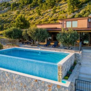 Prodej vily, 200m&sup2;