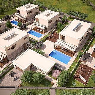 Prodej komerčního pozemku, 4236m²