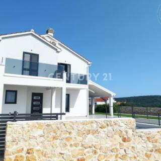 Prodej rodinného domu, 390m²