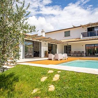 Prodej vily, 150m&sup2;