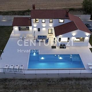 Prodej rodinného domu, 3380m&sup2;