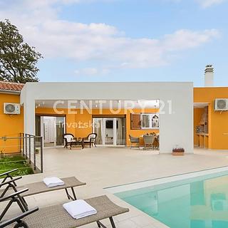 Prodej rodinného domu, 1067m&sup2;