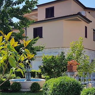 Prodej vily, 360m&sup2;