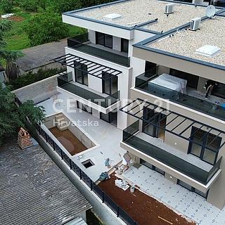 Prodej bytu 4+1, 1m²