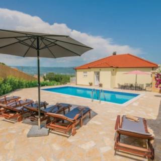 Prodej vily, 285m&sup2;