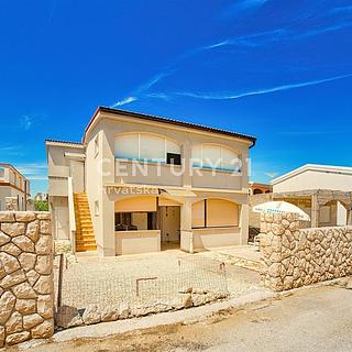 Prodej rodinného domu, 156m&sup2;