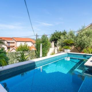 Prodej vily, 360m&sup2;