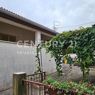 Prodej rodinného domu, 653m²