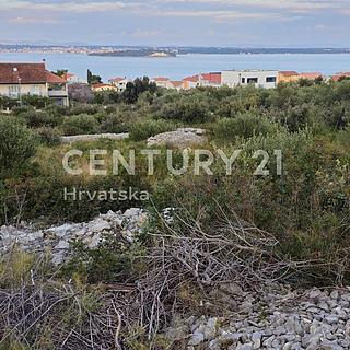 Prodej komerčního pozemku, 2004m&sup2;