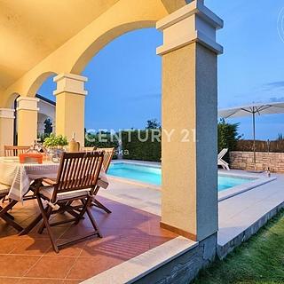 Prodej rodinného domu, 500m²