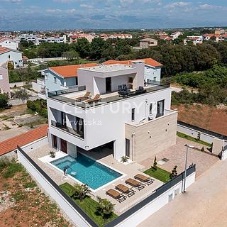 Prodej rodinného domu, 300m&sup2;