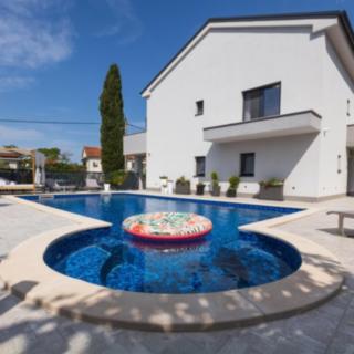 Prodej vily, 220m&sup2;