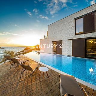 Prodej rodinného domu, 323m&sup2;