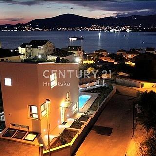 Prodej rodinného domu, 383m&sup2;