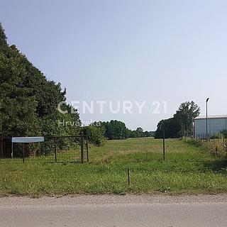 Prodej komerčního pozemku, 8500m²