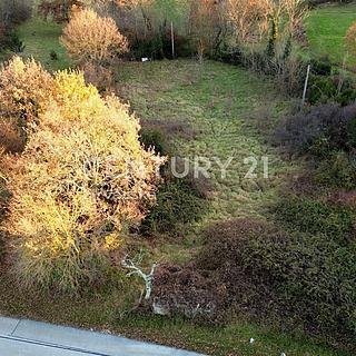 Prodej komerčního pozemku, 2021m&sup2;