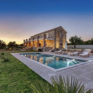 Prodej vily, 360m²