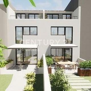 Prodej rodinného domu, 220m²