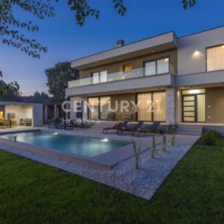 Prodej rodinného domu, 889m²