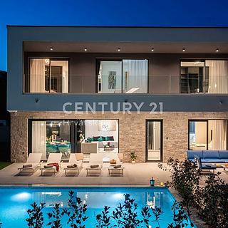 Prodej rodinného domu, 200m²