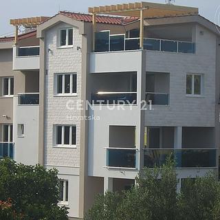 Prodej rodinného domu, 334m²