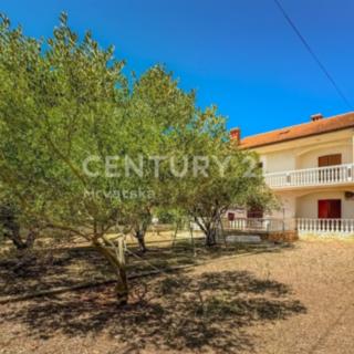 Prodej rodinného domu, 845m²