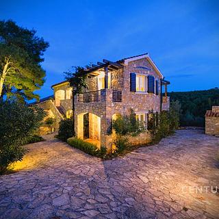 Prodej vily, 600m&sup2;