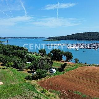 Prodej komerčního pozemku, 698m&sup2;