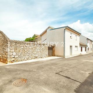 Prodej rodinného domu, 167m&sup2;