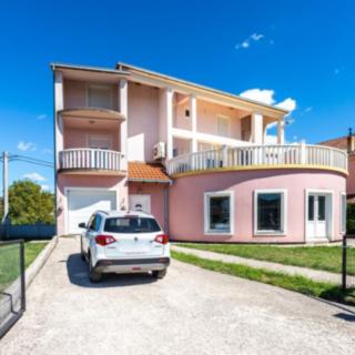 Prodej vily, 480m&sup2;