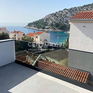 Prodej rodinného domu, 240m²