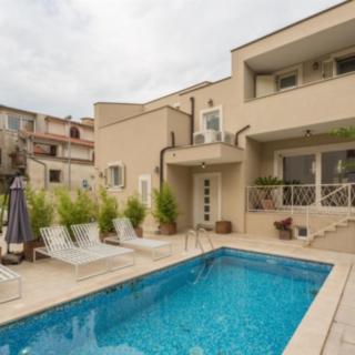 Prodej vily, 326m&sup2;