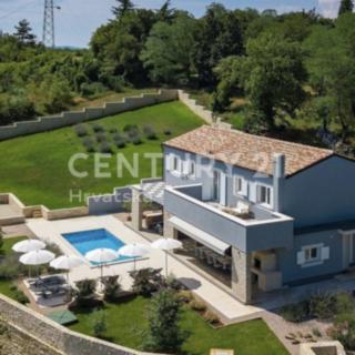 Prodej rodinného domu, 2000m²