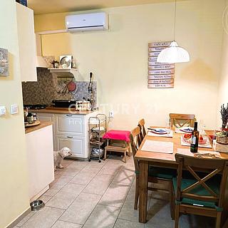 Prodej bytu 2+1, 1m²