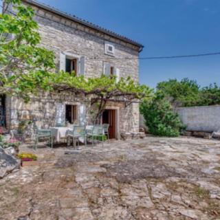 Prodej vily, 160m&sup2;