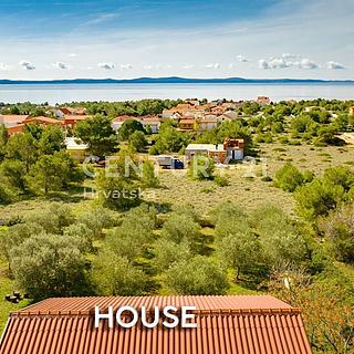 Prodej rodinného domu, 2672m&sup2;