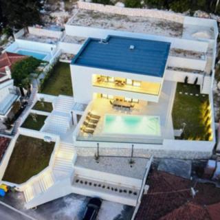 Prodej vily, 311m&sup2;