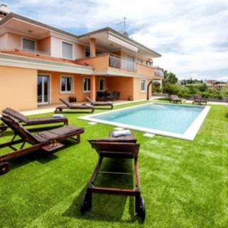 Prodej vily, 550m²