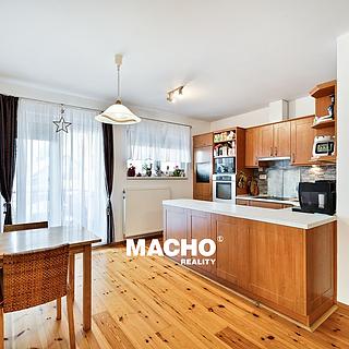 Pronájem bytu 3+kk 71 m² Líšnice, Varadov
