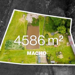 Prodej stavební parcely 4586 m² Bernartice