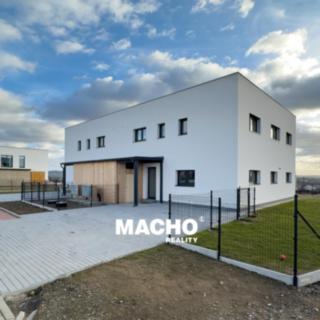 Pronájem rodinného domu 164 m² Dobříš