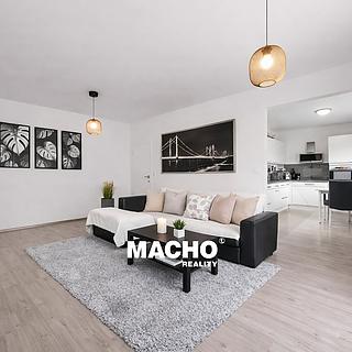 Prodej bytu 3+kk 70 m&sup2; Hostouň