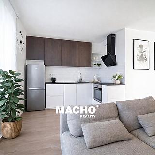 Pronájem bytu 1+kk, garsoniery 36 m&sup2; Hostivice