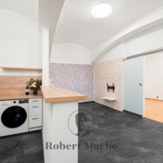 Pronájem bytu 2+kk 46 m² Praha
