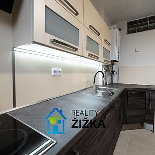 Pronájem bytu 2+1 70 m² Rousínov, Velešovická